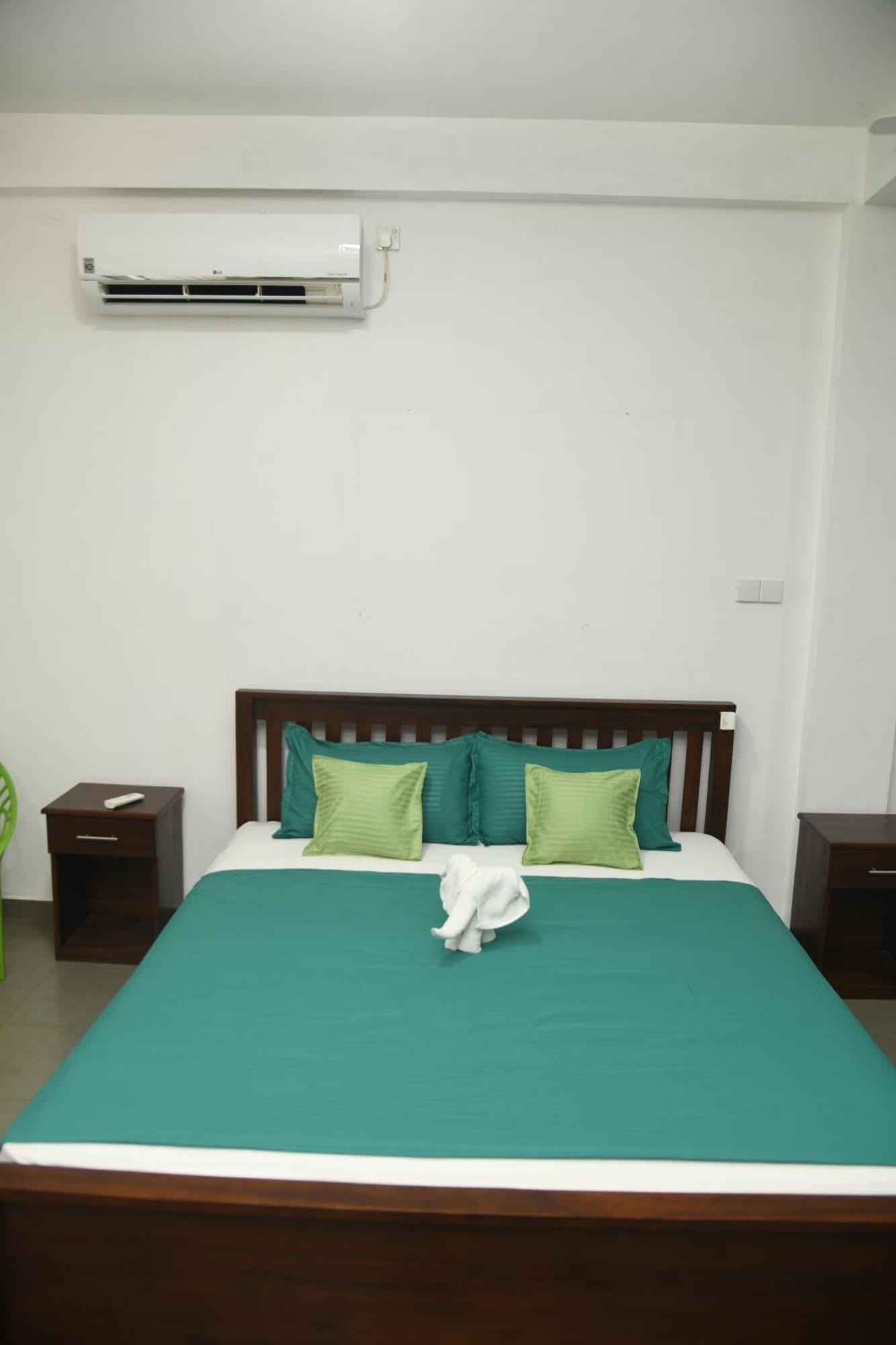 Wild Park Safari Home Stay Udawalawe Exterior foto